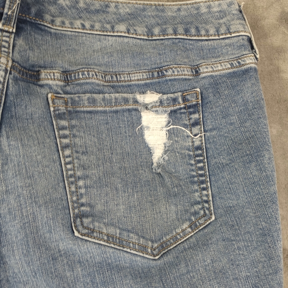 torrid Women's Light Wash Distressed Skinny Jeans Size 16R - Picture 2 of 16